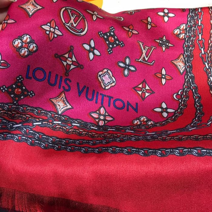 Louis Vuitton Scarf LVS00053